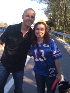 @brianmoorman stopped by! Here he is, posing with @leslieanne94.