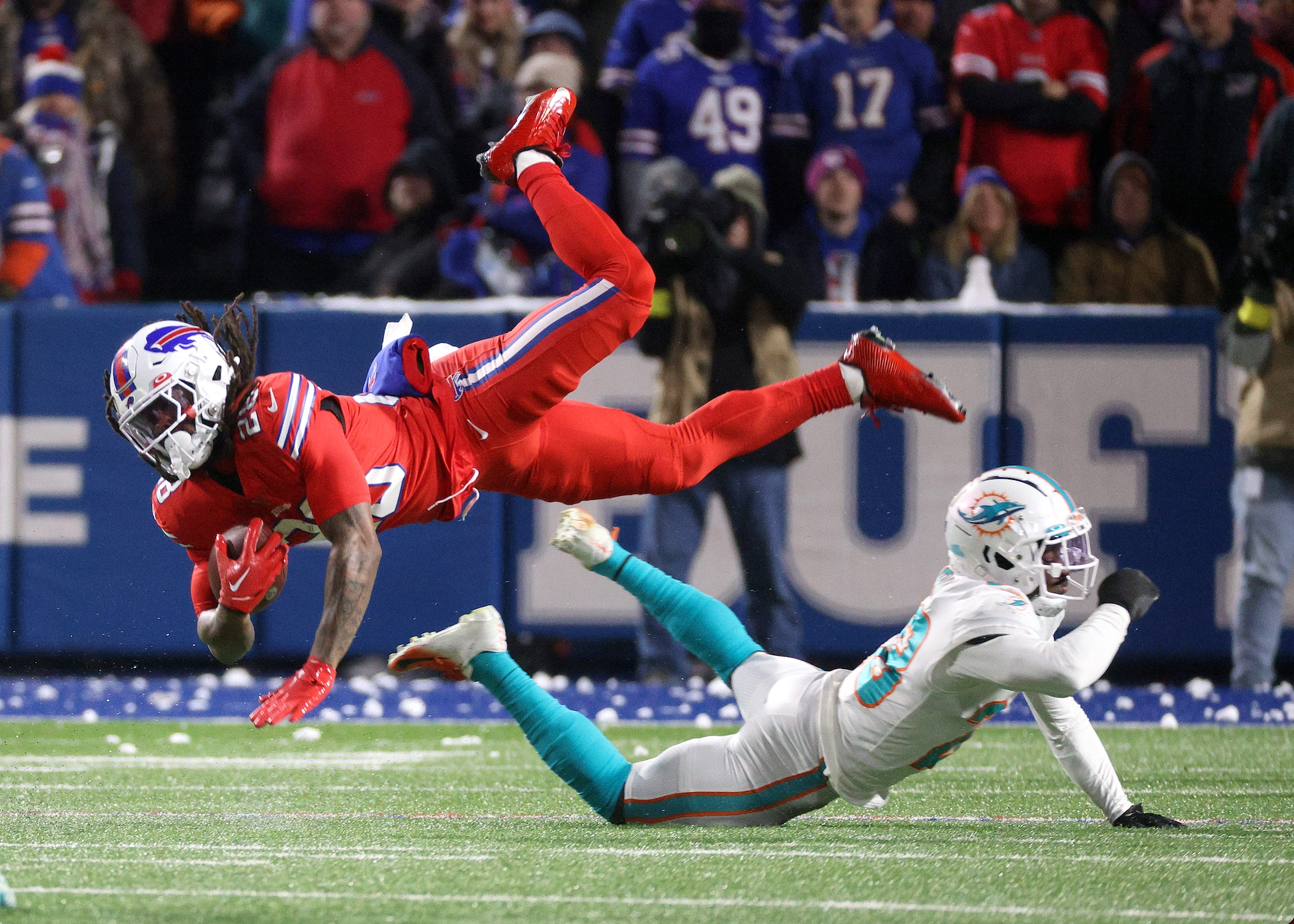 WATCH: Jim Nantz, Tony Romo emotionally call touchdown on first Bills play  since Damar Hamlin cardiac arrest - On3